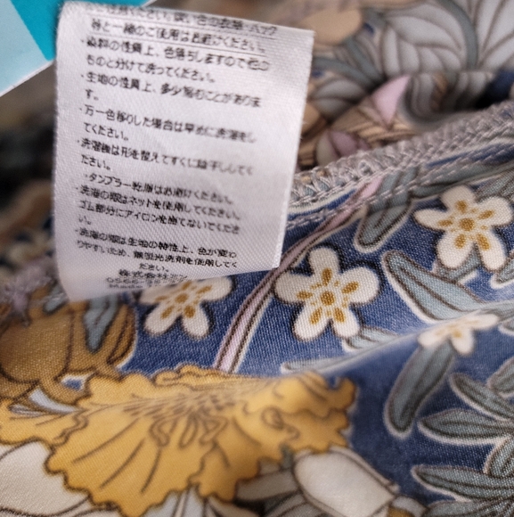 Sue-Marri Japanese Plus-size 2-Piece Shirt and Shorts set - Picture 6 of 10